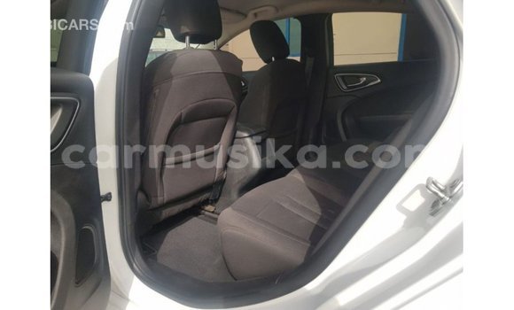 Tenga Imported Chrysler 200 Chena Mota in Import - Dubai in Harare Tenga Imported Chrysler 200 Chena Mota in Import - Dubai in Harare