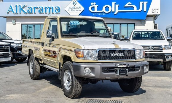Tenga Imported Toyota Land Cruiser Beige Mota in Import - Dubai in Harare Tenga Imported Toyota Land Cruiser Beige Mota in Import - Dubai in Harare