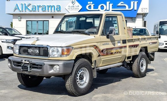 Tenga Imported Toyota Land Cruiser Beige Mota in Import - Dubai in Harare Tenga Imported Toyota Land Cruiser Beige Mota in Import - Dubai in Harare