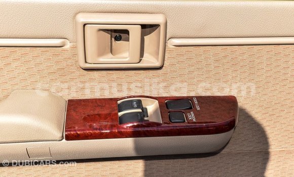 Tenga Imported Toyota Land Cruiser Beige Mota in Import - Dubai in Harare Tenga Imported Toyota Land Cruiser Beige Mota in Import - Dubai in Harare