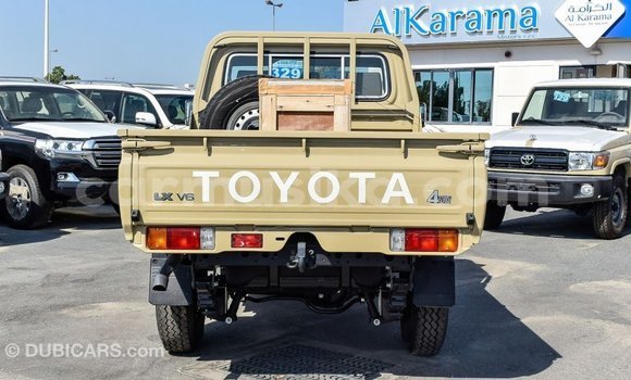 Tenga Imported Toyota Land Cruiser Beige Mota in Import - Dubai in Harare Tenga Imported Toyota Land Cruiser Beige Mota in Import - Dubai in Harare