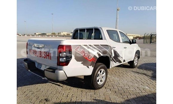 Tenga Imported Mitsubishi L200 Chena Mota in Import - Dubai in Harare Tenga Imported Mitsubishi L200 Chena Mota in Import - Dubai in Harare