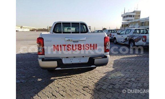 Tenga Imported Mitsubishi L200 Chena Mota in Import - Dubai in Harare Tenga Imported Mitsubishi L200 Chena Mota in Import - Dubai in Harare
