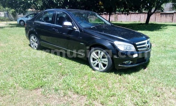 Nunua Ilio tumika Mercedes‒Benz C-klasse Nyeusi Gari ndani ya Harare nchini Harare Nunua Ilio tumika Mercedes‒Benz C-klasse Nyeusi Gari ndani ya Harare nchini Harare