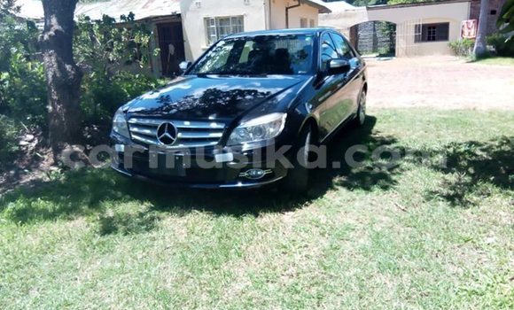 Nunua Ilio tumika Mercedes‒Benz C-klasse Nyeusi Gari ndani ya Harare nchini Harare Nunua Ilio tumika Mercedes‒Benz C-klasse Nyeusi Gari ndani ya Harare nchini Harare
