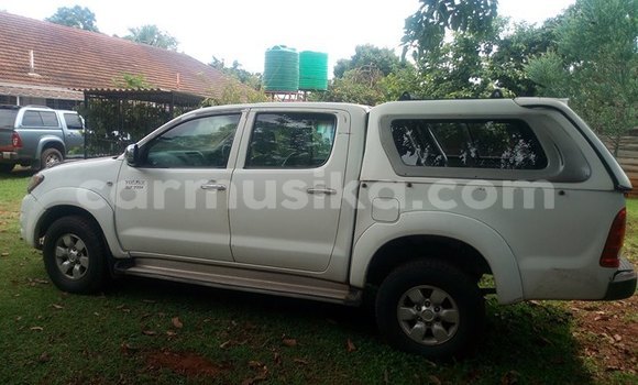 Nunua Ilio tumika Toyota Hilux Nyeupe Gari ndani ya Harare nchini Harare Nunua Ilio tumika Toyota Hilux Nyeupe Gari ndani ya Harare nchini Harare