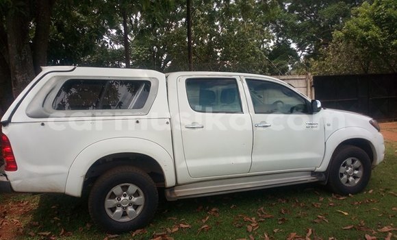 Nunua Ilio tumika Toyota Hilux Nyeupe Gari ndani ya Harare nchini Harare Nunua Ilio tumika Toyota Hilux Nyeupe Gari ndani ya Harare nchini Harare