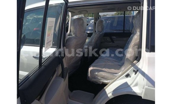 Tenga Imported Mitsubishi Pajero Chena Mota in Import - Dubai in Harare Tenga Imported Mitsubishi Pajero Chena Mota in Import - Dubai in Harare