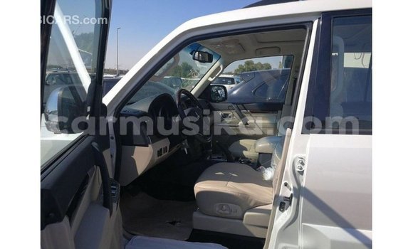 Tenga Imported Mitsubishi Pajero Chena Mota in Import - Dubai in Harare Tenga Imported Mitsubishi Pajero Chena Mota in Import - Dubai in Harare