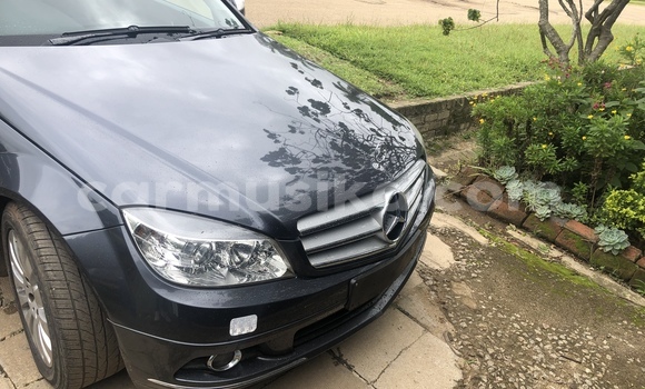 Buy Used Mercedes‒Benz C-klasse Black Car in Harare in Harare Buy Used Mercedes‒Benz C-klasse Black Car in Harare in Harare