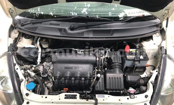 Acheter Occasion Voiture Honda Fit Blanc à Harare, Harare Acheter Occasion Voiture Honda Fit Blanc à Harare, Harare