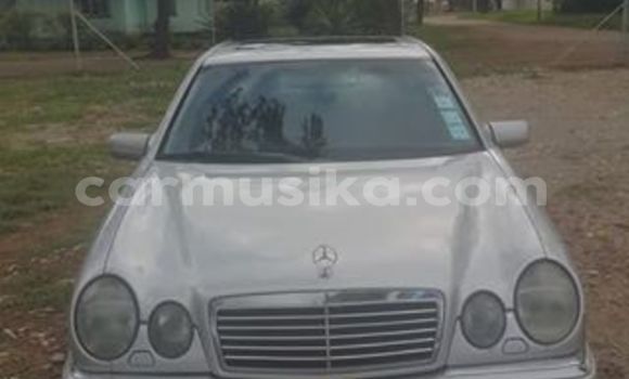 Acheter Occasion Voiture Mercedes‒Benz E-klasse Gris à Harare, Harare Acheter Occasion Voiture Mercedes‒Benz E-klasse Gris à Harare, Harare