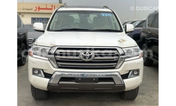 Tenga Imported Toyota Land Cruiser Chena Mota in Import - Dubai in Harare Tenga Imported Toyota Land Cruiser Chena Mota in Import - Dubai in Harare