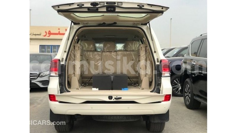 Big with watermark toyota land cruiser harare import dubai 13623