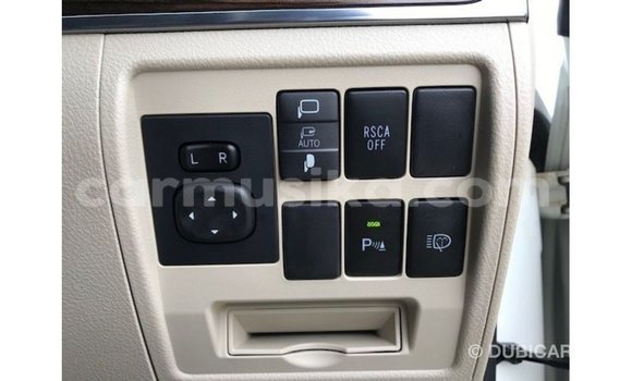 Tenga Imported Toyota Land Cruiser Chena Mota in Import - Dubai in Harare Tenga Imported Toyota Land Cruiser Chena Mota in Import - Dubai in Harare
