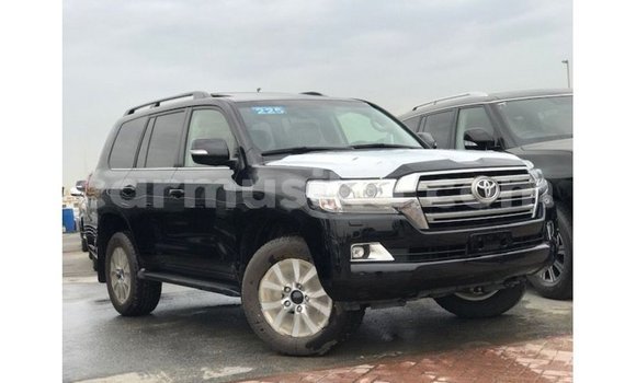 Tenga Imported Toyota Land Cruiser Nhema Mota in Import - Dubai in Harare Tenga Imported Toyota Land Cruiser Nhema Mota in Import - Dubai in Harare