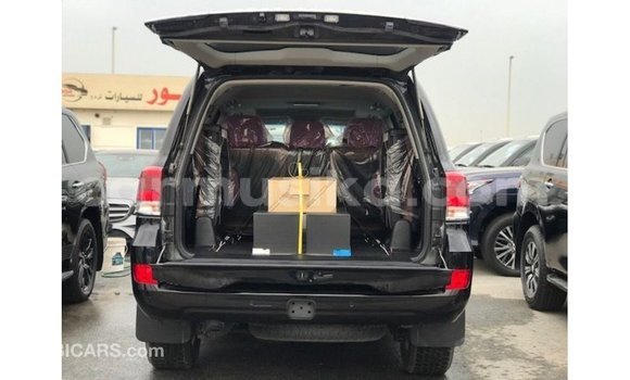 Tenga Imported Toyota Land Cruiser Nhema Mota in Import - Dubai in Harare Tenga Imported Toyota Land Cruiser Nhema Mota in Import - Dubai in Harare
