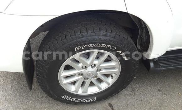 Nunua Ilio tumika Toyota Fortuner Nyeupe Gari ndani ya Harare nchini Harare Nunua Ilio tumika Toyota Fortuner Nyeupe Gari ndani ya Harare nchini Harare