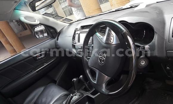 Nunua Ilio tumika Toyota Fortuner Nyeupe Gari ndani ya Harare nchini Harare Nunua Ilio tumika Toyota Fortuner Nyeupe Gari ndani ya Harare nchini Harare