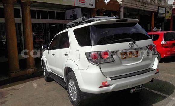Nunua Ilio tumika Toyota Fortuner Nyeupe Gari ndani ya Harare nchini Harare Nunua Ilio tumika Toyota Fortuner Nyeupe Gari ndani ya Harare nchini Harare