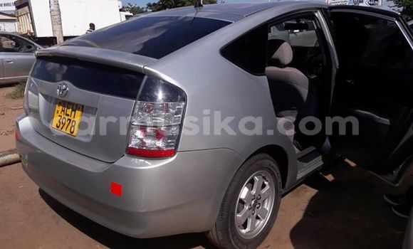 Nunua Ilio tumika Toyota Prius Fedha Gari ndani ya Harare nchini Harare Nunua Ilio tumika Toyota Prius Fedha Gari ndani ya Harare nchini Harare