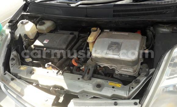 Nunua Ilio tumika Toyota Prius Fedha Gari ndani ya Harare nchini Harare Nunua Ilio tumika Toyota Prius Fedha Gari ndani ya Harare nchini Harare