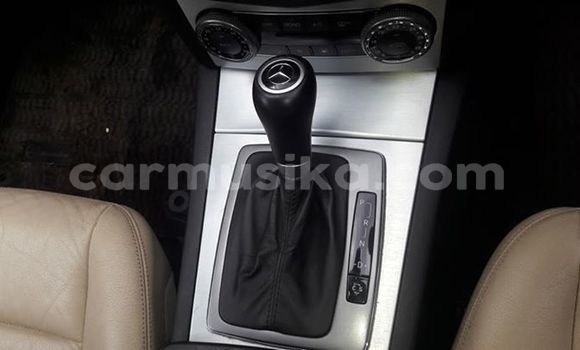 Nunua Ilio tumika Mercedes‒Benz C-klasse Nyeusi Gari ndani ya Harare nchini Harare Nunua Ilio tumika Mercedes‒Benz C-klasse Nyeusi Gari ndani ya Harare nchini Harare