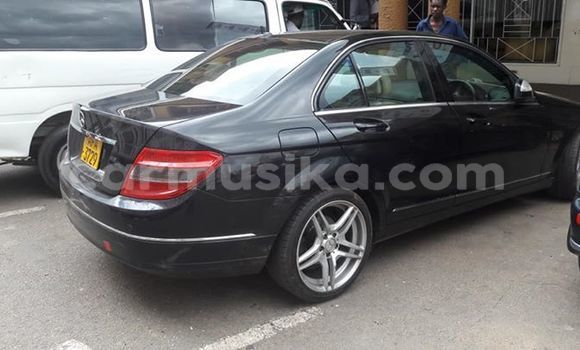 Nunua Ilio tumika Mercedes‒Benz C-klasse Nyeusi Gari ndani ya Harare nchini Harare Nunua Ilio tumika Mercedes‒Benz C-klasse Nyeusi Gari ndani ya Harare nchini Harare