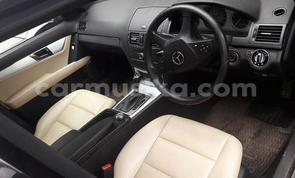 Nunua Ilio tumika Mercedes‒Benz C-klasse Nyeusi Gari ndani ya Harare nchini Harare Nunua Ilio tumika Mercedes‒Benz C-klasse Nyeusi Gari ndani ya Harare nchini Harare