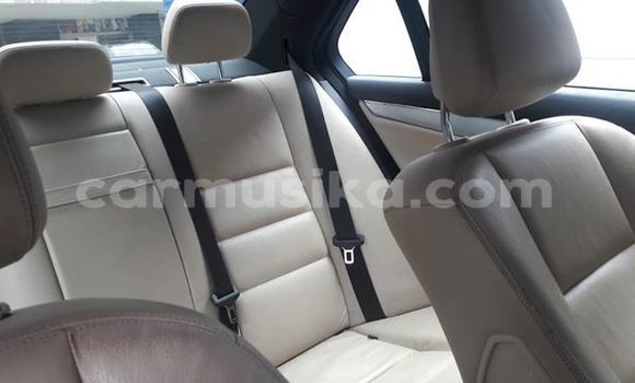 Nunua Ilio tumika Mercedes‒Benz C-klasse Nyeusi Gari ndani ya Harare nchini Harare Nunua Ilio tumika Mercedes‒Benz C-klasse Nyeusi Gari ndani ya Harare nchini Harare
