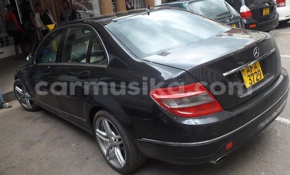 Nunua Ilio tumika Mercedes‒Benz C-klasse Nyeusi Gari ndani ya Harare nchini Harare Nunua Ilio tumika Mercedes‒Benz C-klasse Nyeusi Gari ndani ya Harare nchini Harare