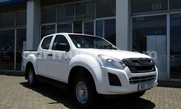 Tenga Tsaru Isuzu KB Chena Mota in Harare in Harare Tenga Tsaru Isuzu KB Chena Mota in Harare in Harare