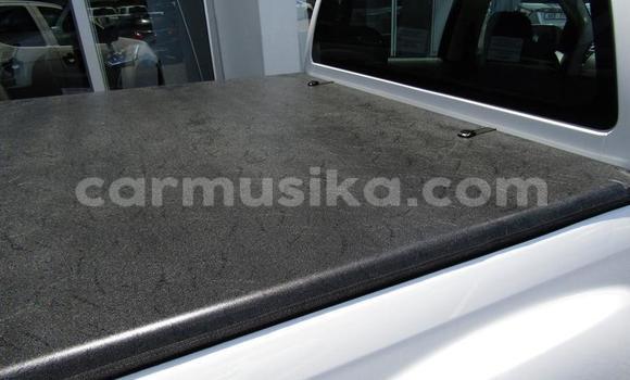 Tenga Tsaru Isuzu KB Chena Mota in Harare in Harare Tenga Tsaru Isuzu KB Chena Mota in Harare in Harare