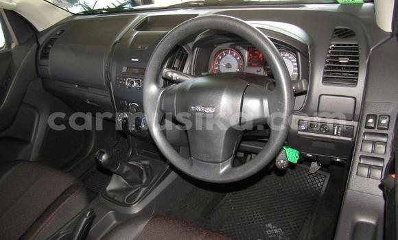 Tenga Tsaru Isuzu KB Chena Mota in Harare in Harare Tenga Tsaru Isuzu KB Chena Mota in Harare in Harare