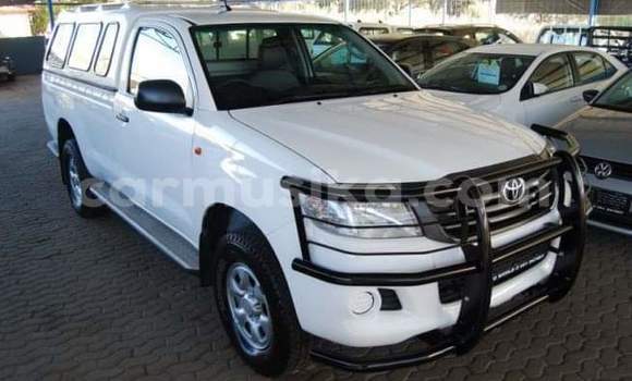 Buy Used Toyota Hilux White Car in Beitbridge in Matabeleland South Buy Used Toyota Hilux White Car in Beitbridge in Matabeleland South
