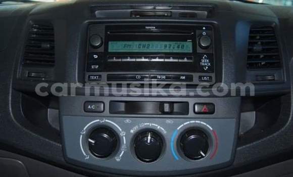 Buy Used Toyota Hilux White Car in Beitbridge in Matabeleland South Buy Used Toyota Hilux White Car in Beitbridge in Matabeleland South