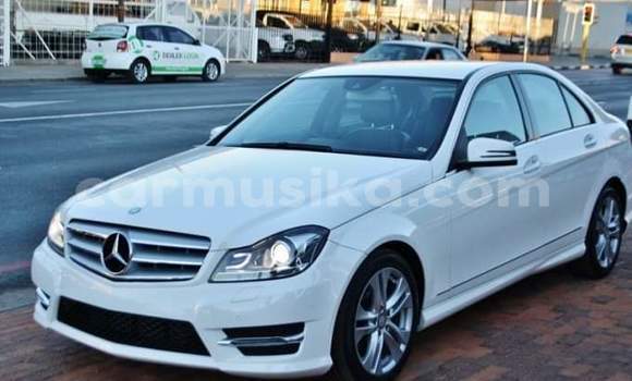 Buy Used Mercedes‒Benz C–Class White Car in Beitbridge in Matabeleland South Buy Used Mercedes‒Benz C–Class White Car in Beitbridge in Matabeleland South