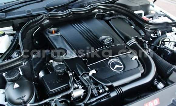 Buy Used Mercedes‒Benz C–Class White Car in Beitbridge in Matabeleland South Buy Used Mercedes‒Benz C–Class White Car in Beitbridge in Matabeleland South