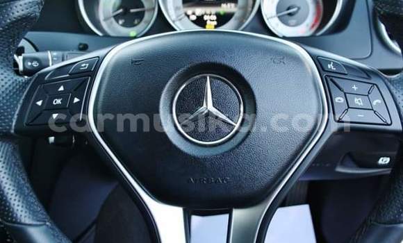 Buy Used Mercedes‒Benz C–Class White Car in Beitbridge in Matabeleland South Buy Used Mercedes‒Benz C–Class White Car in Beitbridge in Matabeleland South