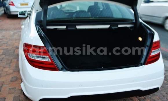 Buy Used Mercedes‒Benz C–Class White Car in Beitbridge in Matabeleland South Buy Used Mercedes‒Benz C–Class White Car in Beitbridge in Matabeleland South