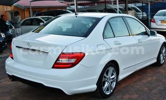 Buy Used Mercedes‒Benz C–Class White Car in Beitbridge in Matabeleland South Buy Used Mercedes‒Benz C–Class White Car in Beitbridge in Matabeleland South