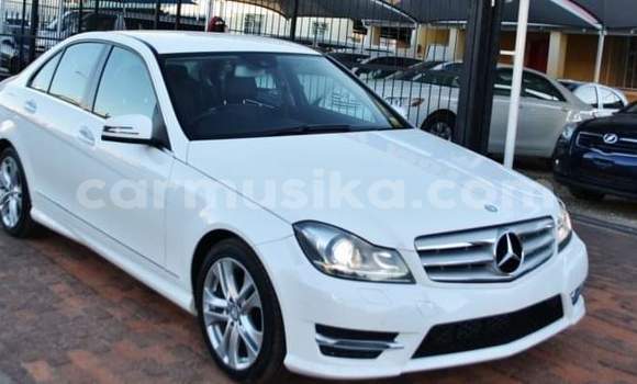 Buy Used Mercedes‒Benz C–Class White Car in Beitbridge in Matabeleland South Buy Used Mercedes‒Benz C–Class White Car in Beitbridge in Matabeleland South
