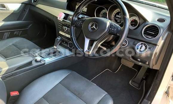 Tenga Tsaru Mercedes‒Benz C–Class Chena Mota in Beitbridge in Matabeleland South Tenga Tsaru Mercedes‒Benz C–Class Chena Mota in Beitbridge in Matabeleland South