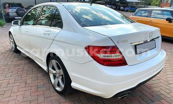 Tenga Tsaru Mercedes‒Benz C–Class Chena Mota in Beitbridge in Matabeleland South Tenga Tsaru Mercedes‒Benz C–Class Chena Mota in Beitbridge in Matabeleland South