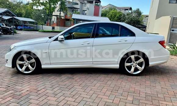 Tenga Tsaru Mercedes‒Benz C–Class Chena Mota in Beitbridge in Matabeleland South Tenga Tsaru Mercedes‒Benz C–Class Chena Mota in Beitbridge in Matabeleland South