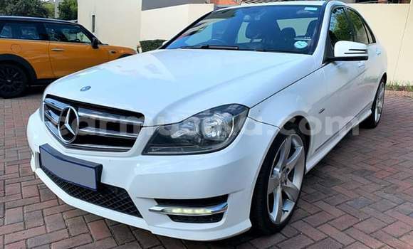 Tenga Tsaru Mercedes‒Benz C–Class Chena Mota in Beitbridge in Matabeleland South Tenga Tsaru Mercedes‒Benz C–Class Chena Mota in Beitbridge in Matabeleland South