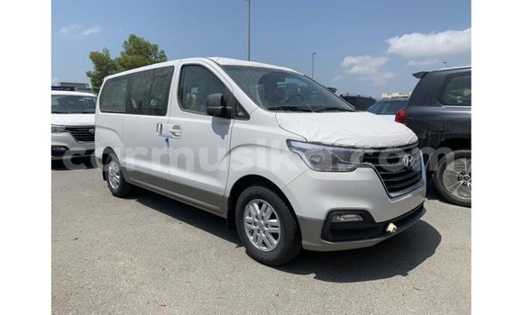 Acheter Import Voiture Hyundai Accent Blanc à Import - Dubai, Harare Acheter Import Voiture Hyundai Accent Blanc à Import - Dubai, Harare