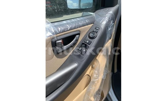 Acheter Import Voiture Hyundai Accent Blanc à Import - Dubai, Harare Acheter Import Voiture Hyundai Accent Blanc à Import - Dubai, Harare