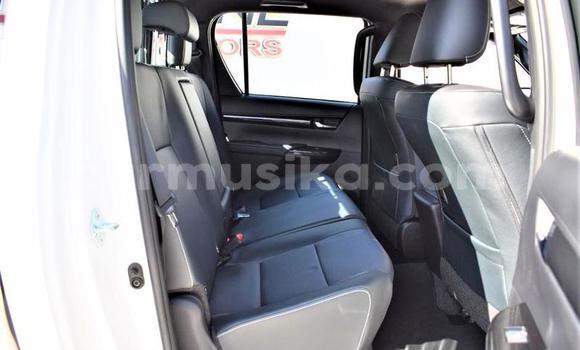 Nunua Ilio tumika Toyota Hilux Nyeupe Gari ndani ya Beitbridge nchini Matabeleland Kusini Nunua Ilio tumika Toyota Hilux Nyeupe Gari ndani ya Beitbridge nchini Matabeleland Kusini