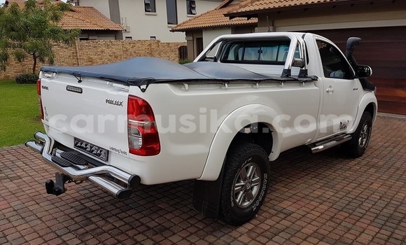 Acheter Occasion Voiture Toyota Hilux Blanc à Beitbridge, Matabeleland South Acheter Occasion Voiture Toyota Hilux Blanc à Beitbridge, Matabeleland South